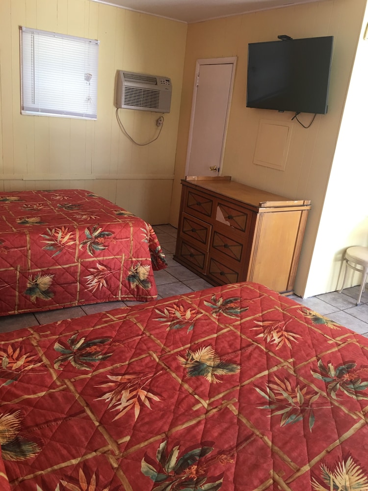 Standard Room, 2 Double Beds, Non Smoking photo 1