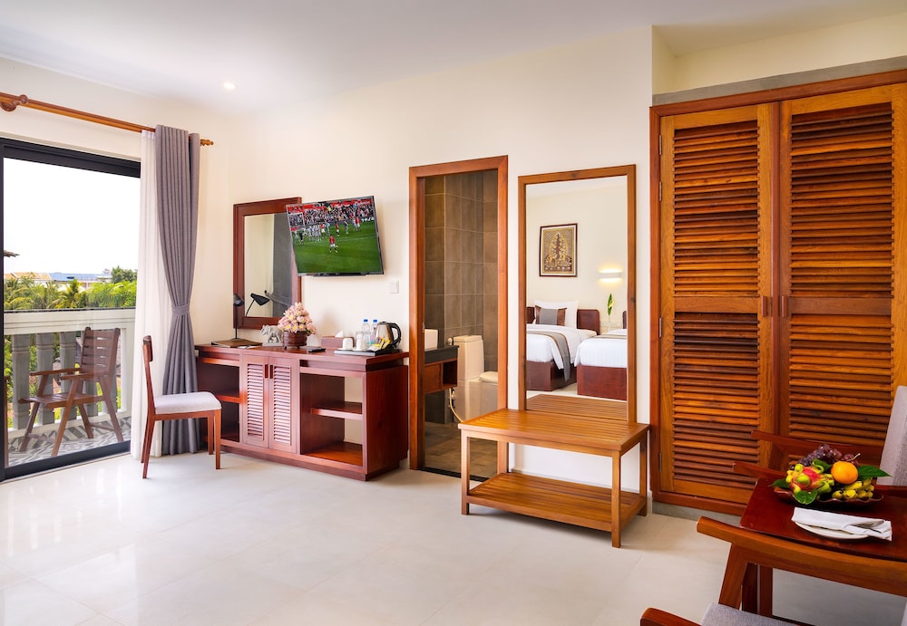 Premier Deluxe Twin With Balcony - Photo 16
