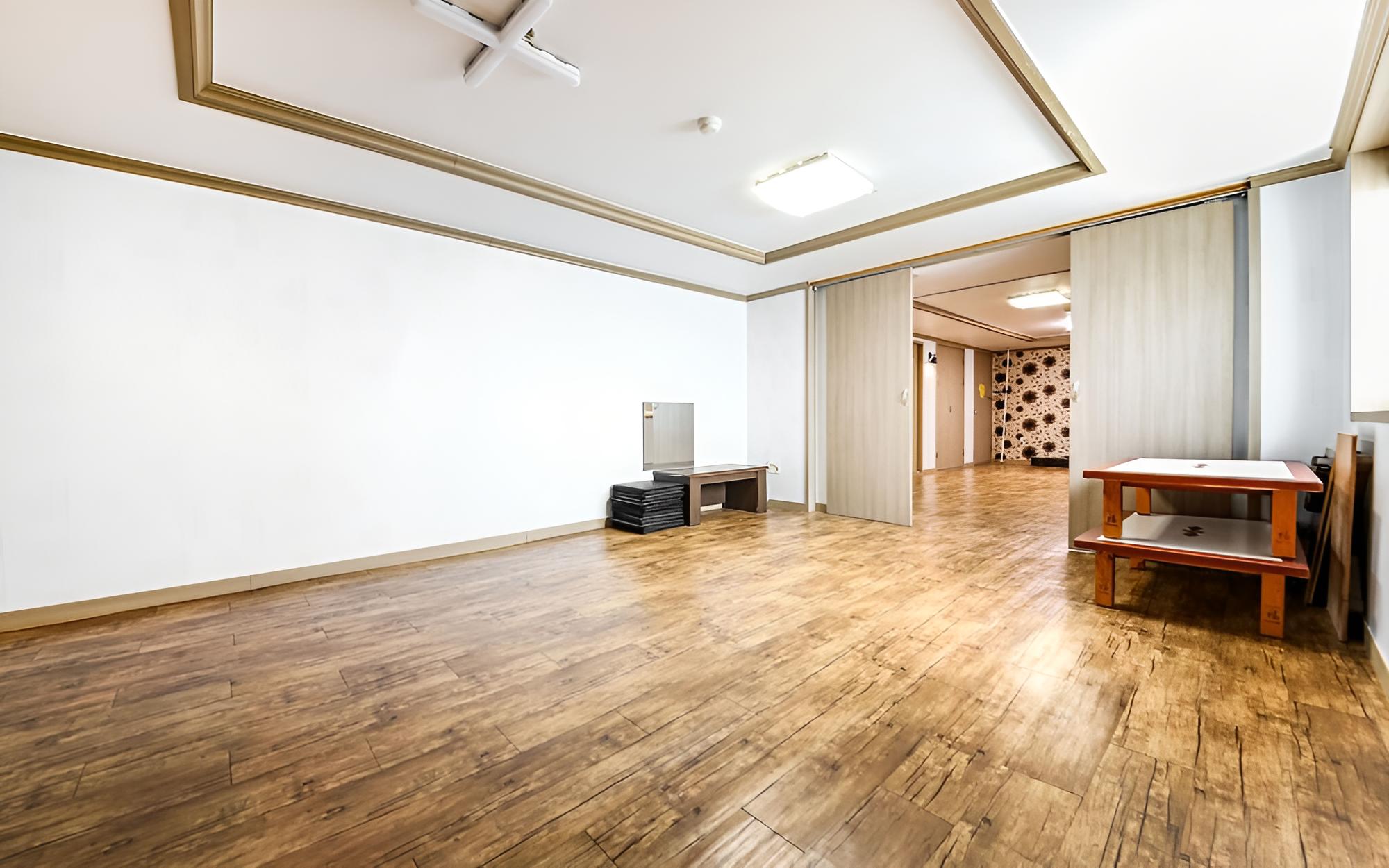 Room (30 pyeong two room (ondol + 2bed)) - Photo 8