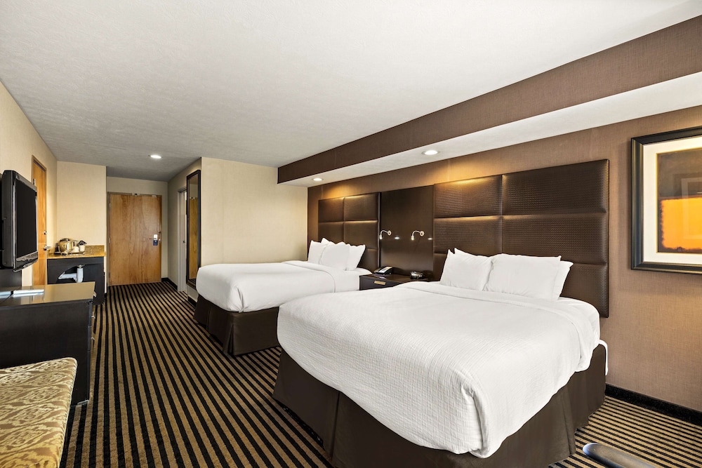 Room, 2 Queen Beds, Accessible - Photo 4