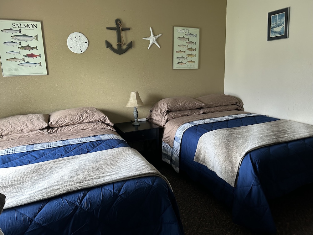 Economy Studio, 2 Double Beds, Private Bathroom, Ground Floor photo 1