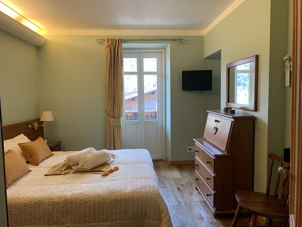 Superior Double or Twin Room, Mountain View photo 1