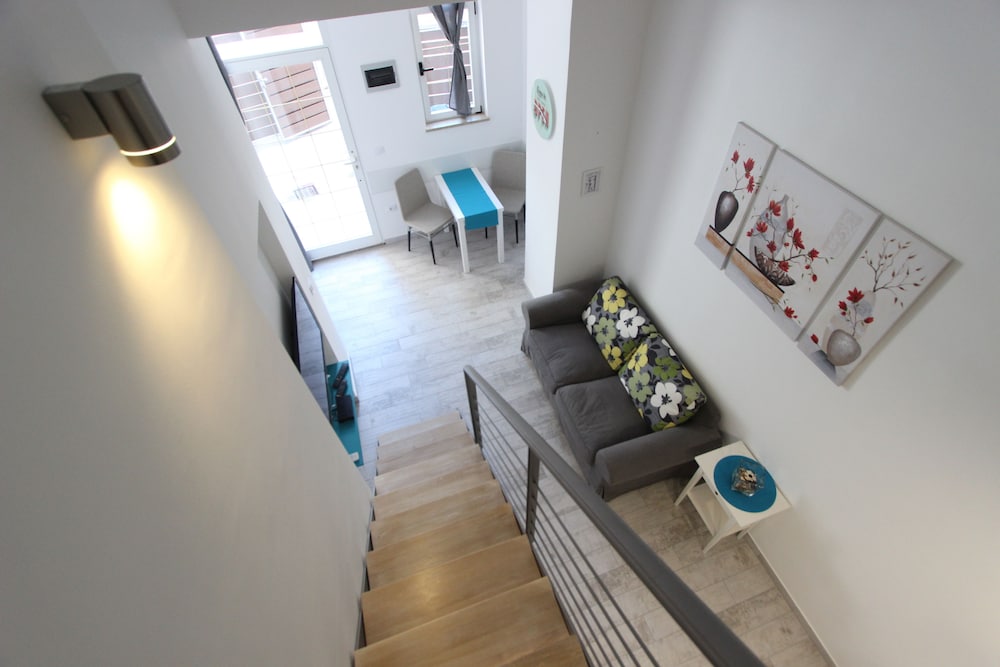 Apartment photo 2