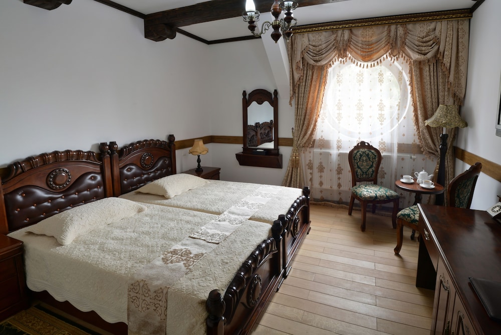 Standard Double Room (Twin Bed)