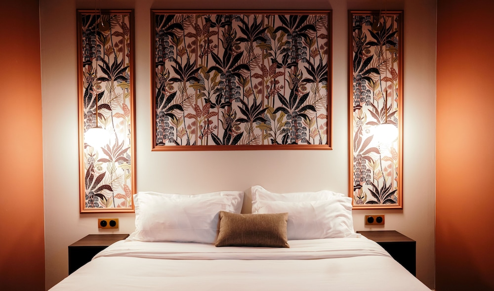 Superior Double Room, City View - Photo 4