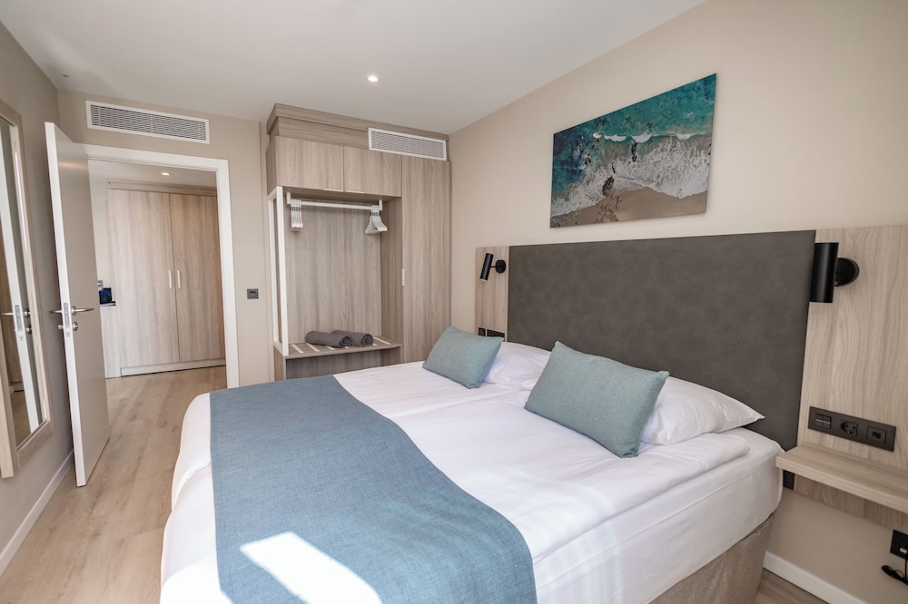 Classic Studio Suite (2 adults)