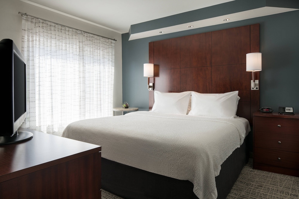 Suite, 1 Bedroom - Photo 2