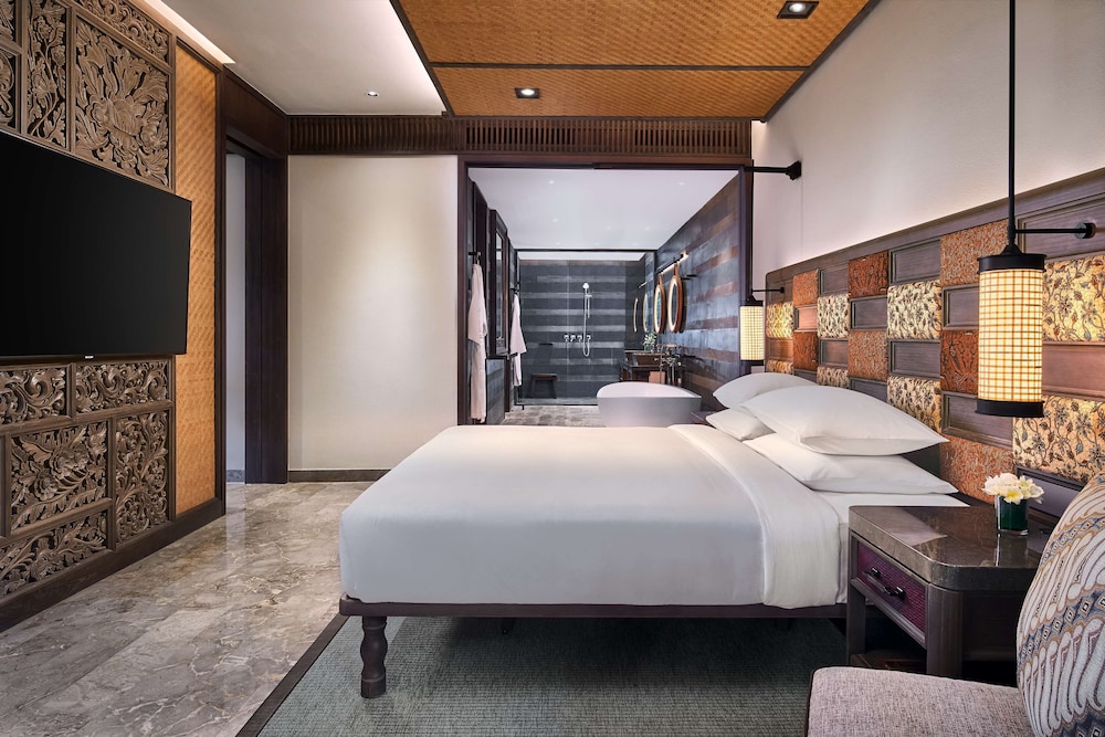 Deluxe Suite, 1 King Bed (Andaz) - Photo 4