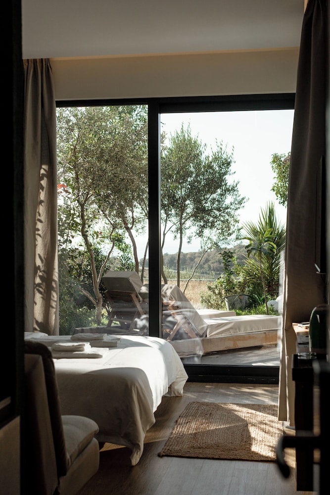 Comfort Double Room, Sea View, Poolside photo 1