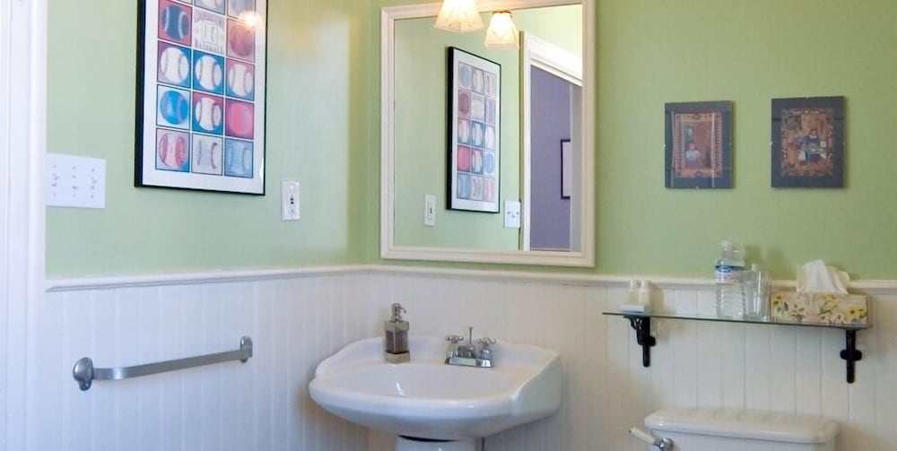 Chisolm Room photo 3