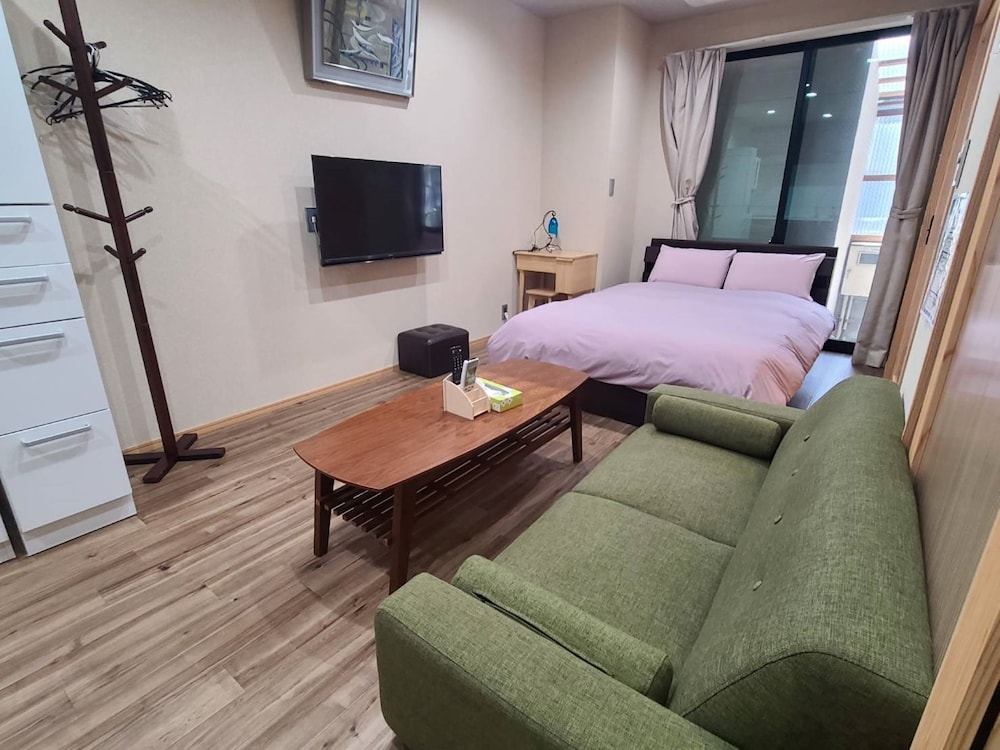 Basic Twin Room, 1 Bedroom, Non Smoking - Photo 2