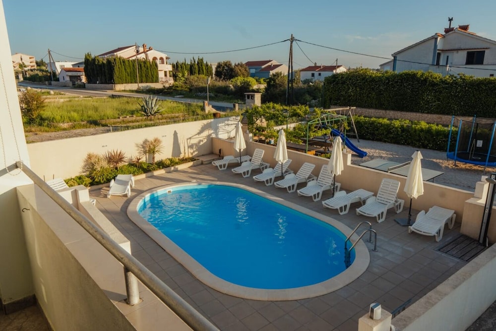 Apartment (Nenad - with pool - A1(4+2))