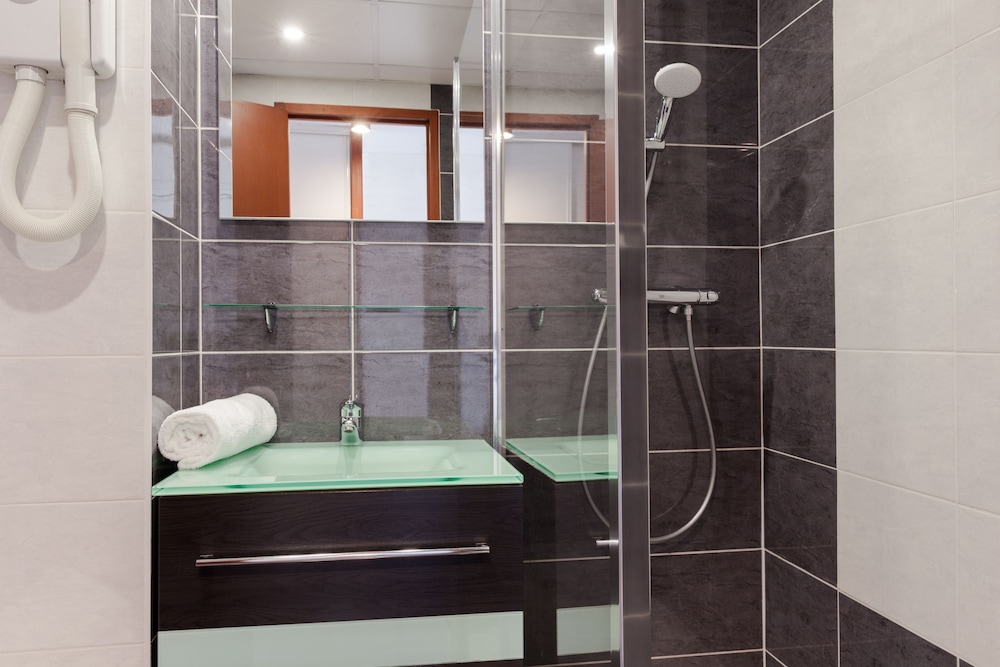 Double Room - Photo 16
