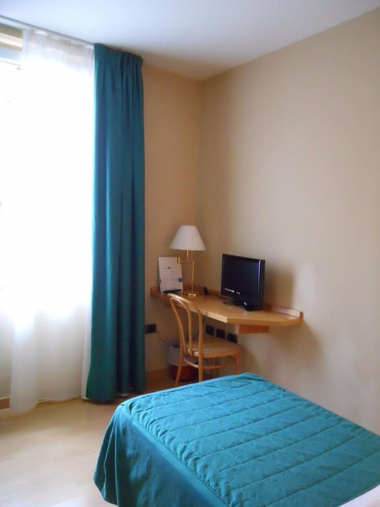 Deluxe Double Room, City View (1 double bed) photo 2