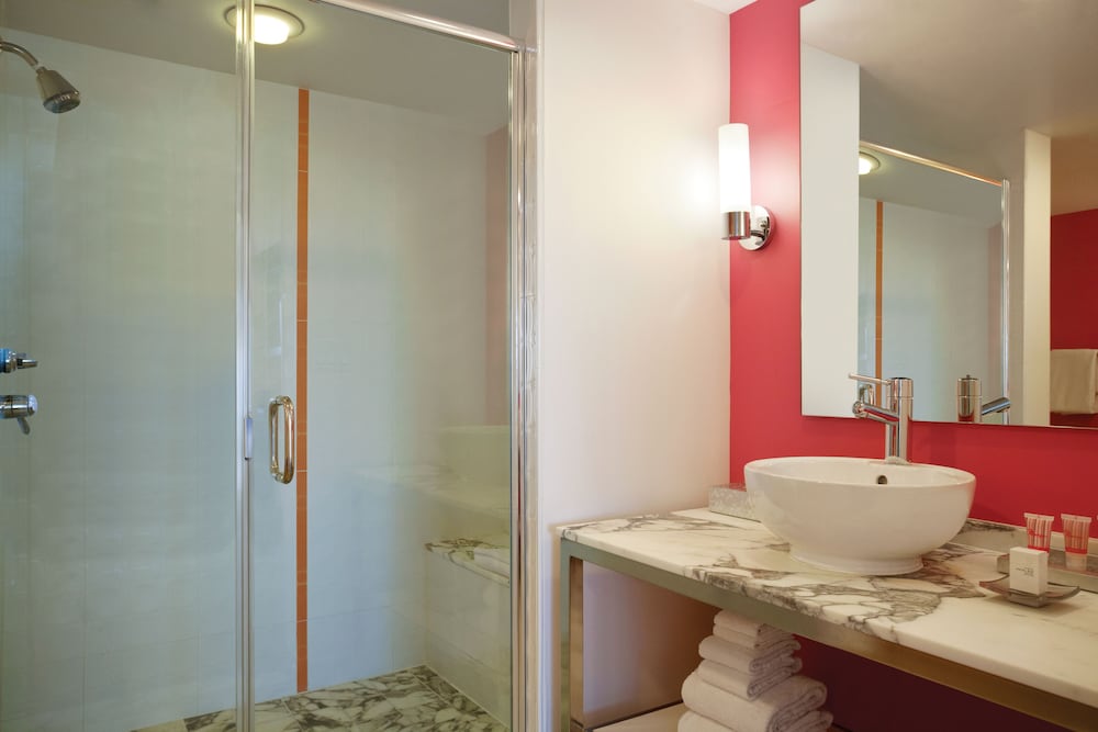 Neapolitan Suite 2 Queens Non-smoking