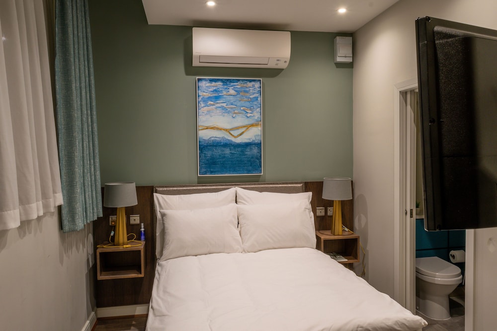 Economy Room, 1 Queen Bed, City View photo 2