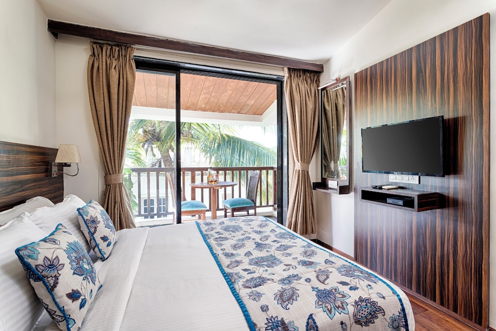 Premium room with living area and balcony - Photo 10