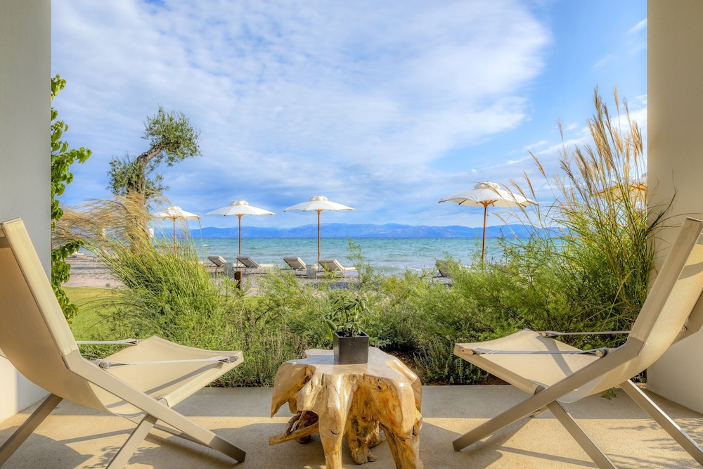 Room, 1 King Bed, Non Smoking, Beachfront