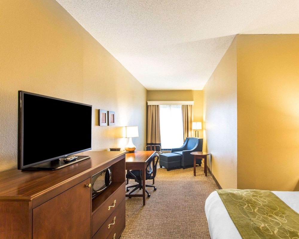 Suite, 2 Queen Beds, Non Smoking photo 3