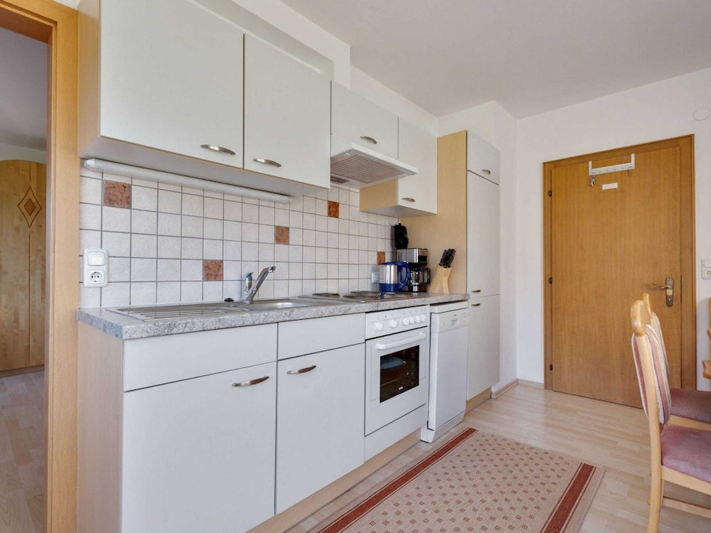 Classic Apartment, 3 Bedrooms photo 2