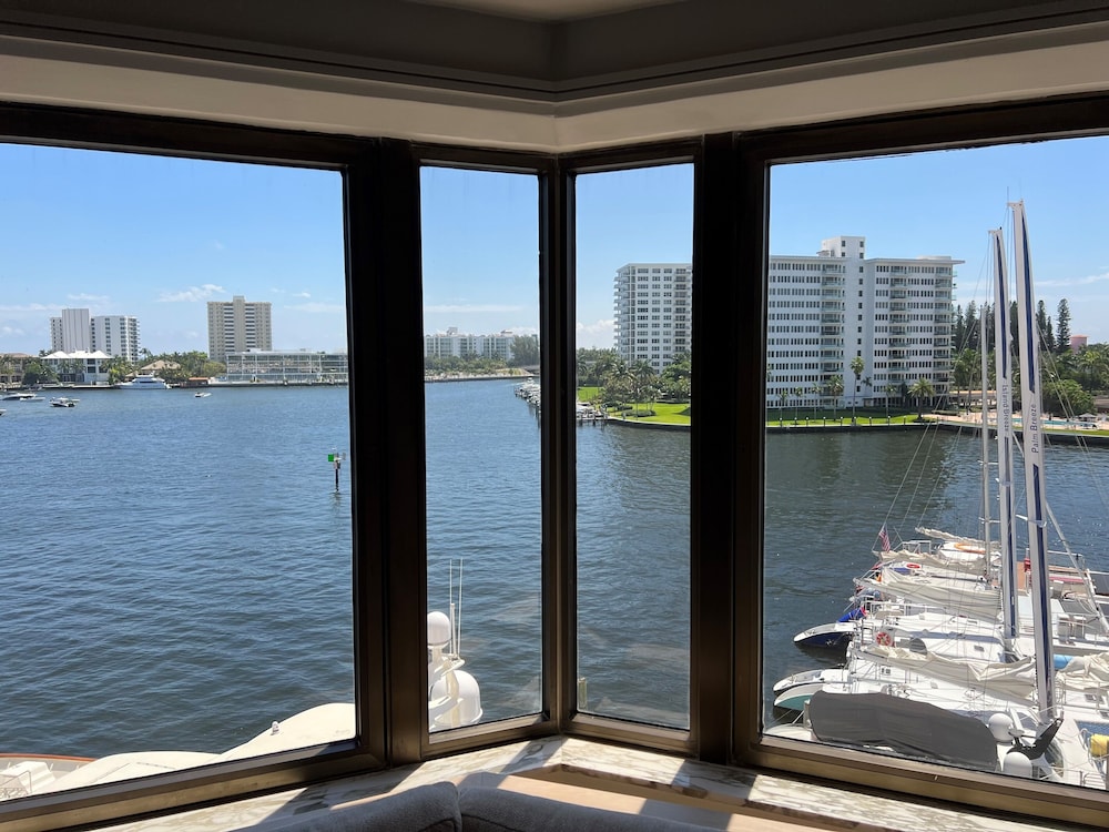 Coastal View Corner Studio Junior Suite photo 3