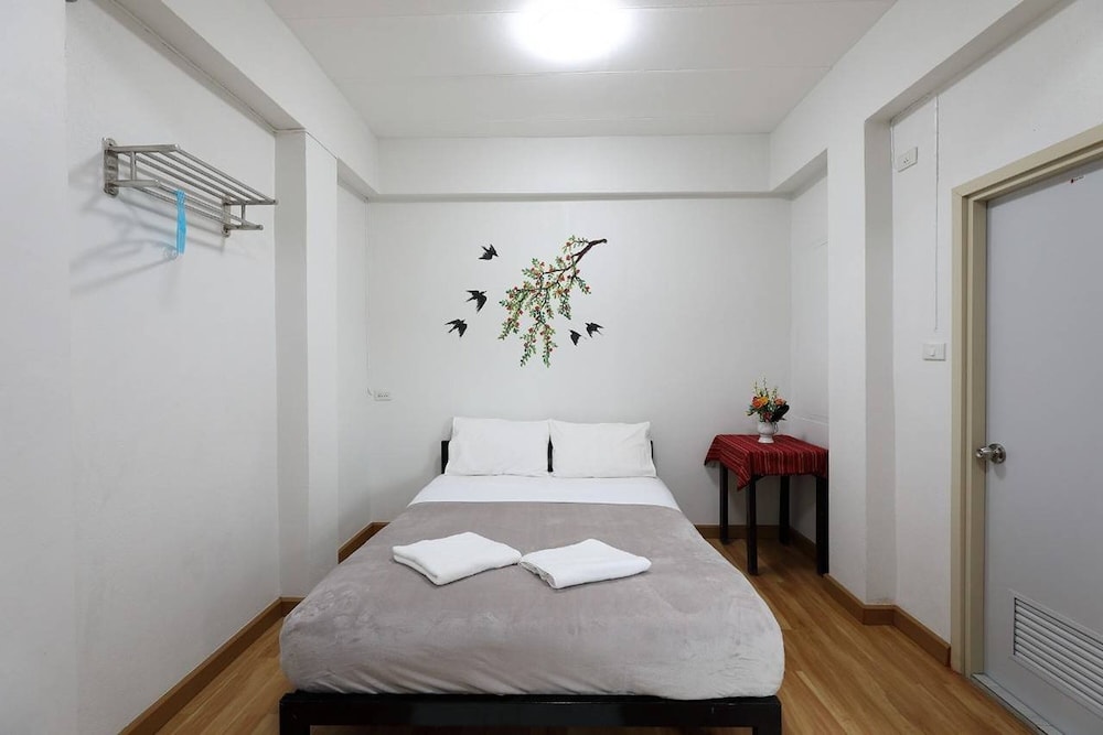 Standard Double Room - Photo 11