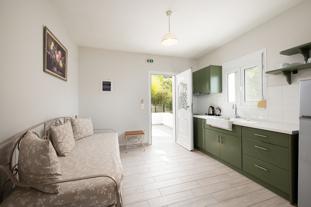 Superior Apartment, 1 Bedroom, Partial Sea View photo 3