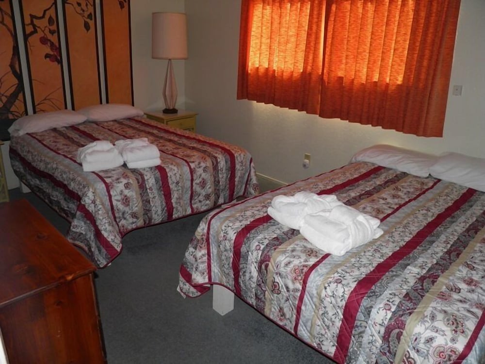 Chalet, 2 Bedrooms, 2 Bathrooms