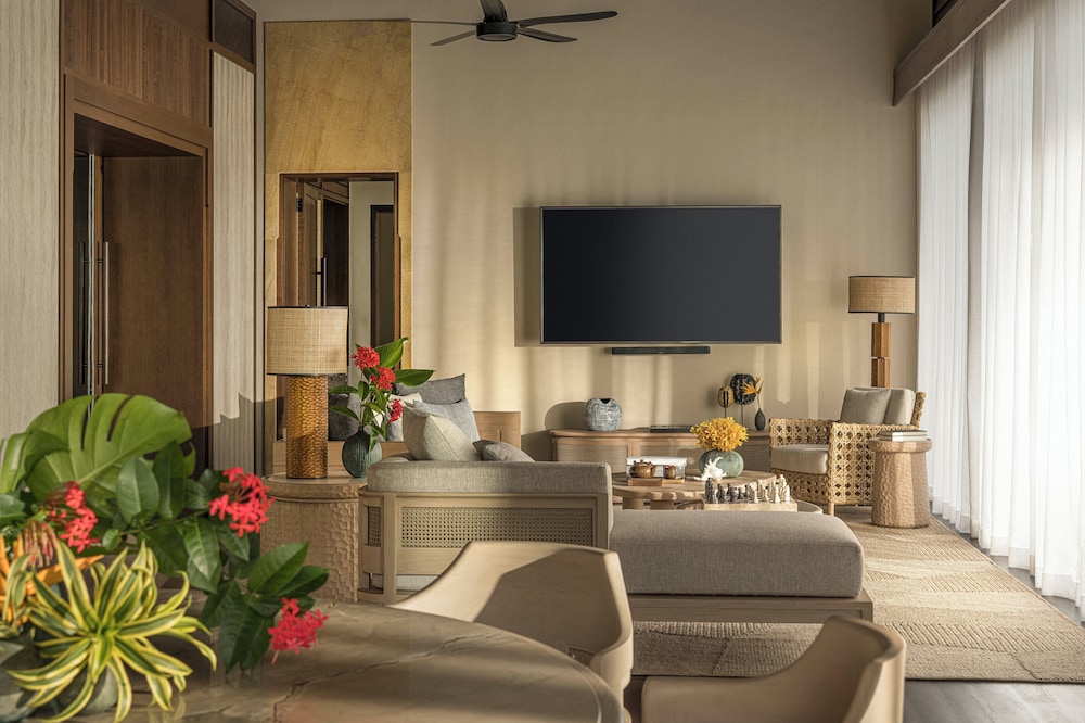 Premier Two-Bedroom Beach Villa with Pool - Photo 6