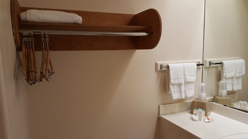 Suite, 1 King Bed, Jetted Tub photo 3