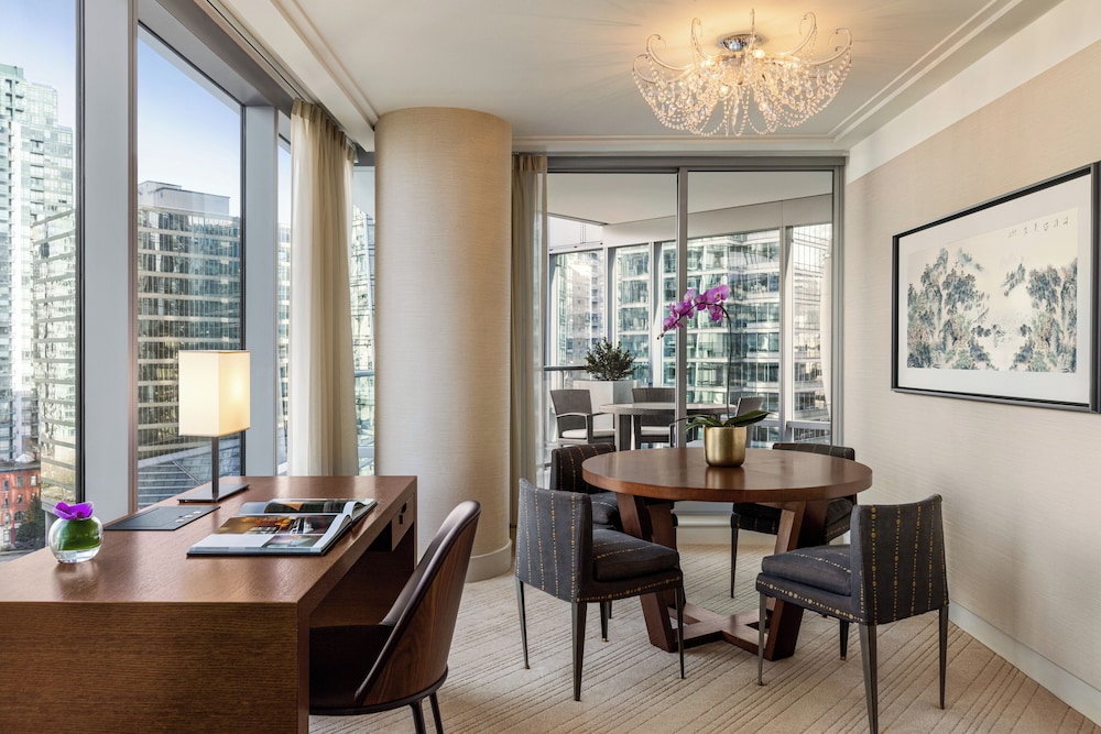 Deluxe Suite, 1 Bedroom, Balcony