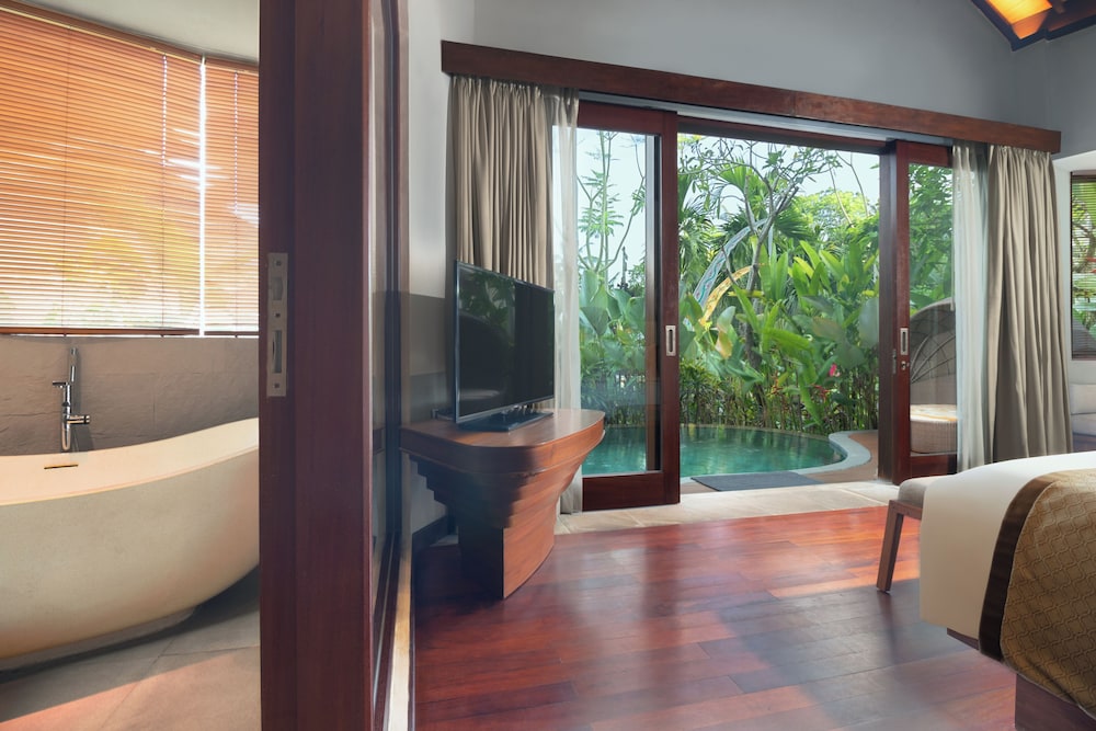 Courtyard Villa - Photo 5