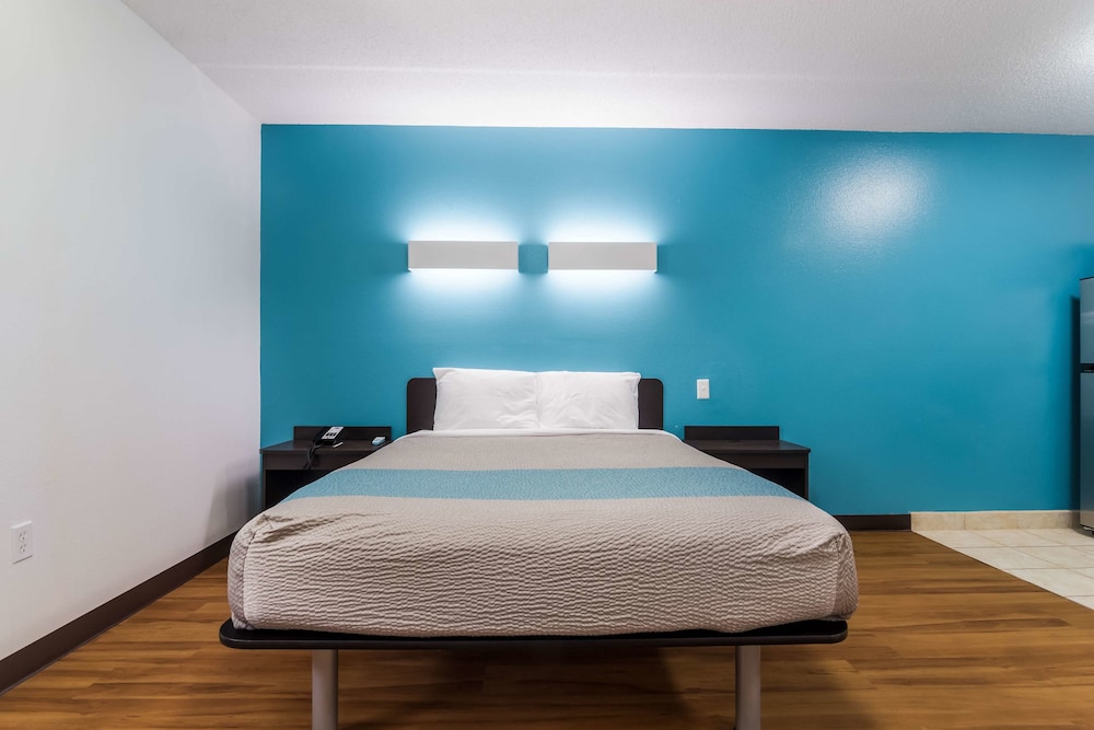 Standard Room, 1 Queen Bed, Accessible, Non Smoking photo 3