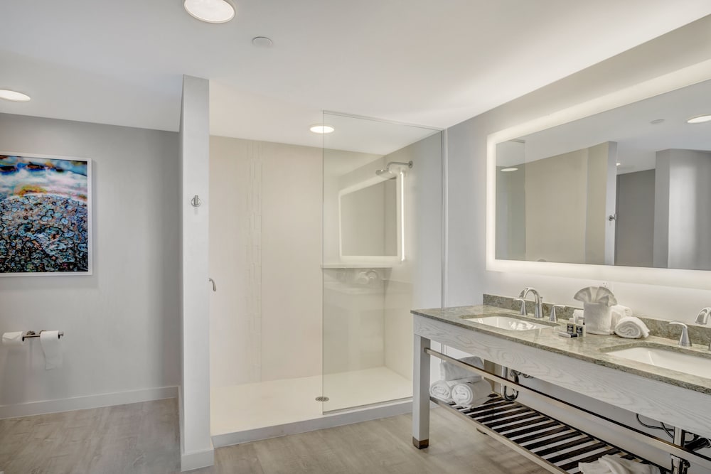 Oceanfront Classic Suite, 1 Bedroom - Photo 6