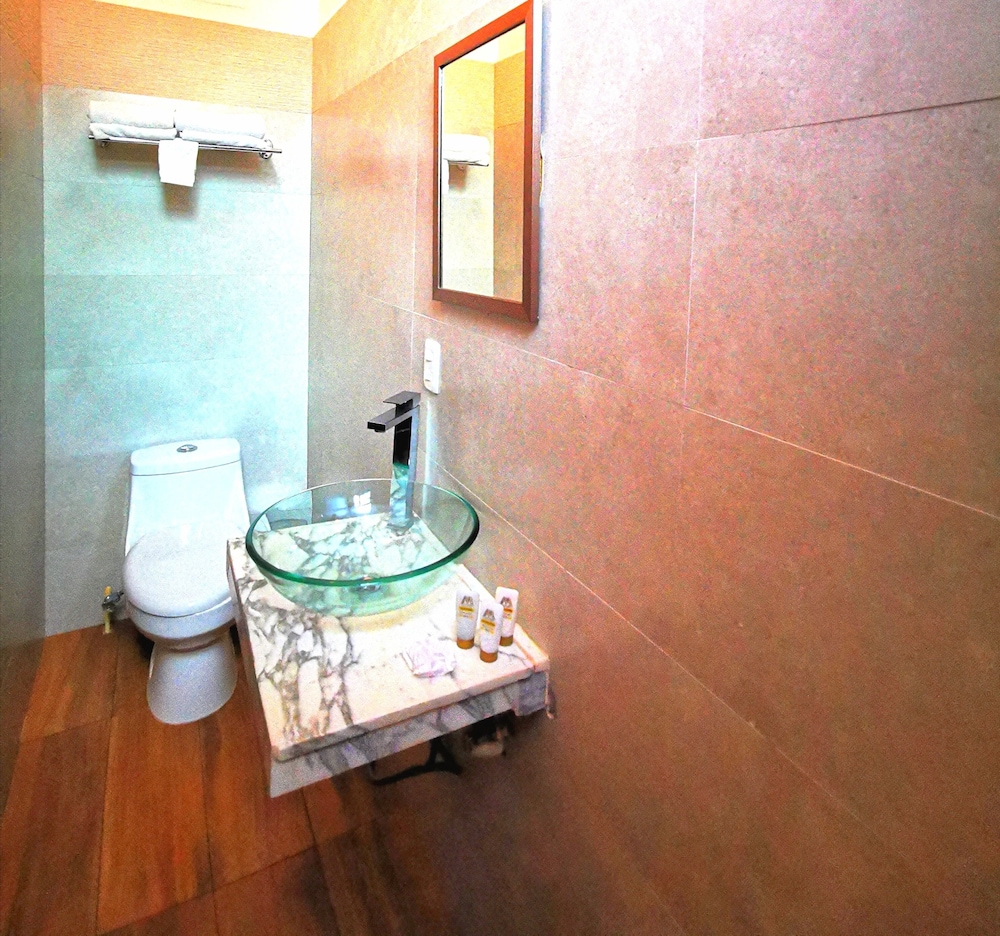 Aquamarine Suite photo 3
