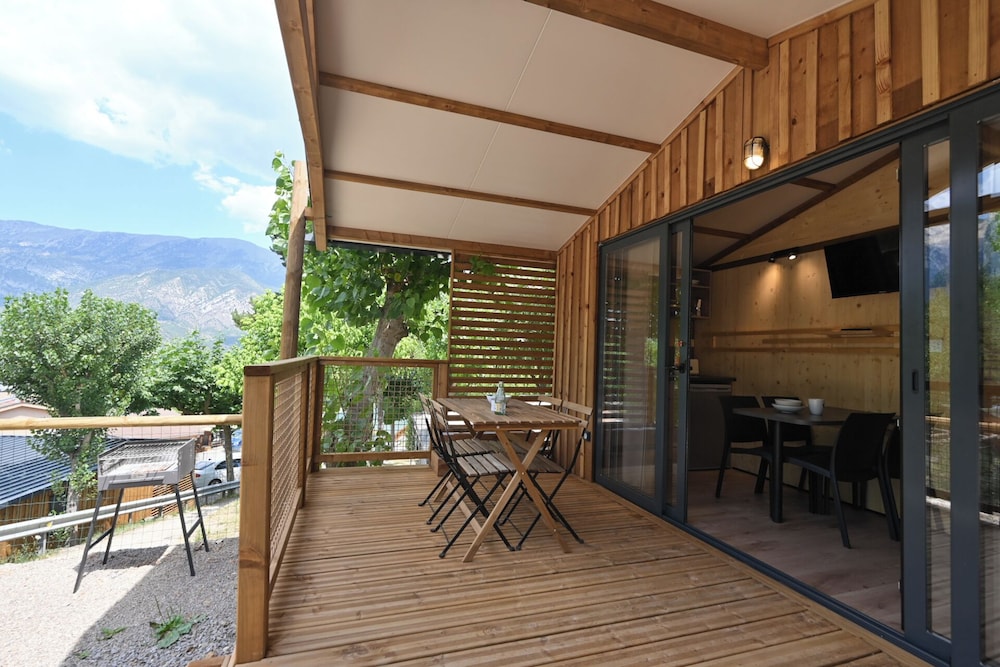 Romantic Bungalow