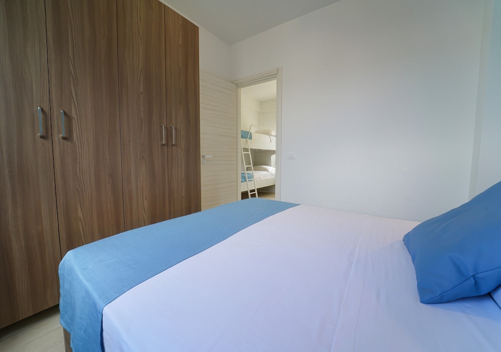 Comfort Condo, Tower photo 3