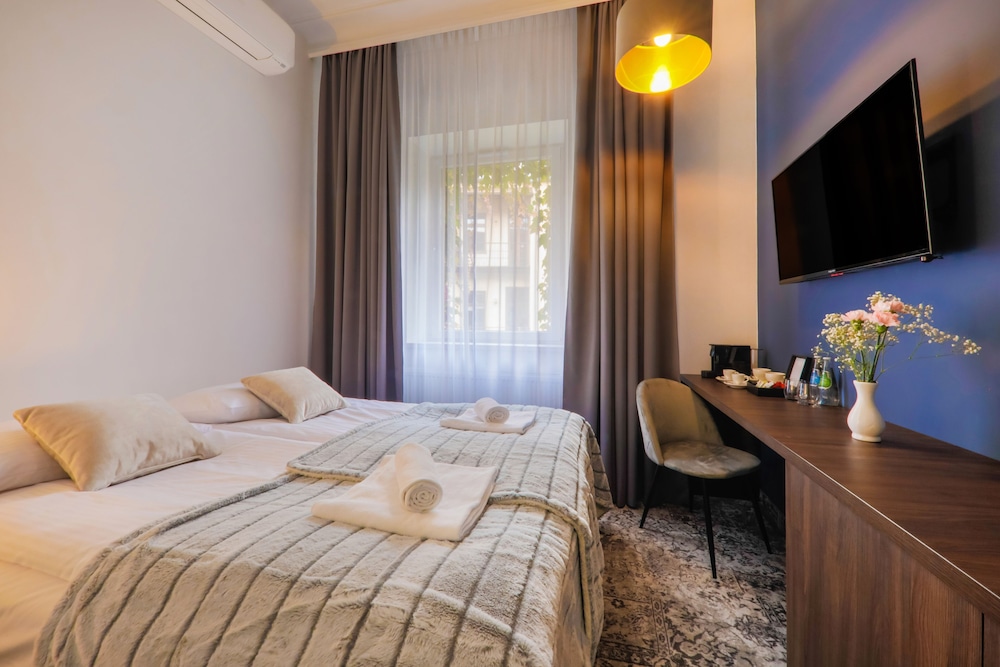 Economy Double Room - Photo 5