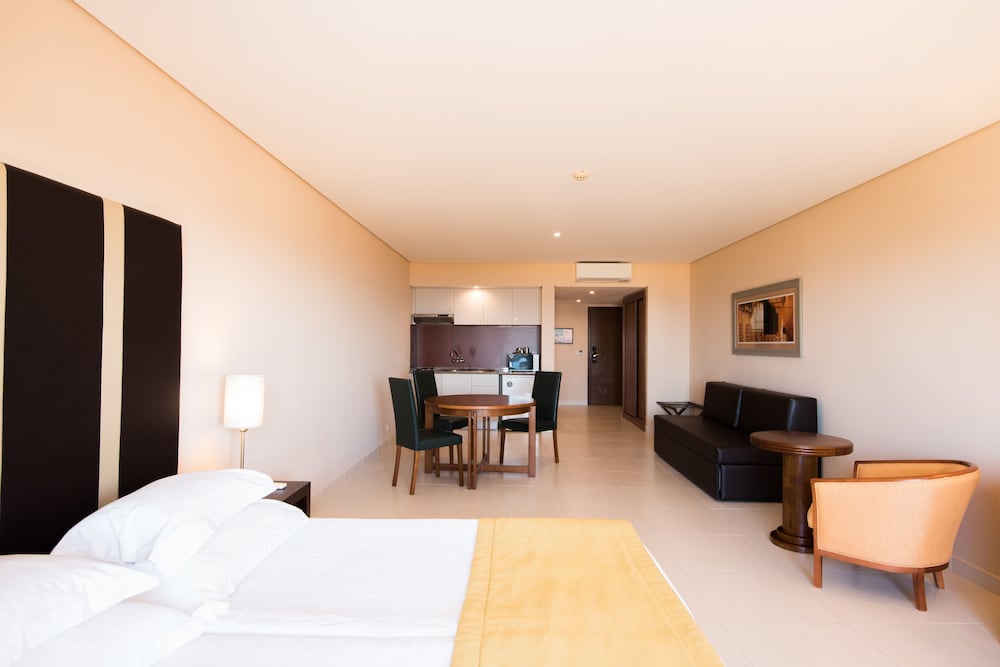 Twin Room, Sea View (3 Adults) - Photo 3