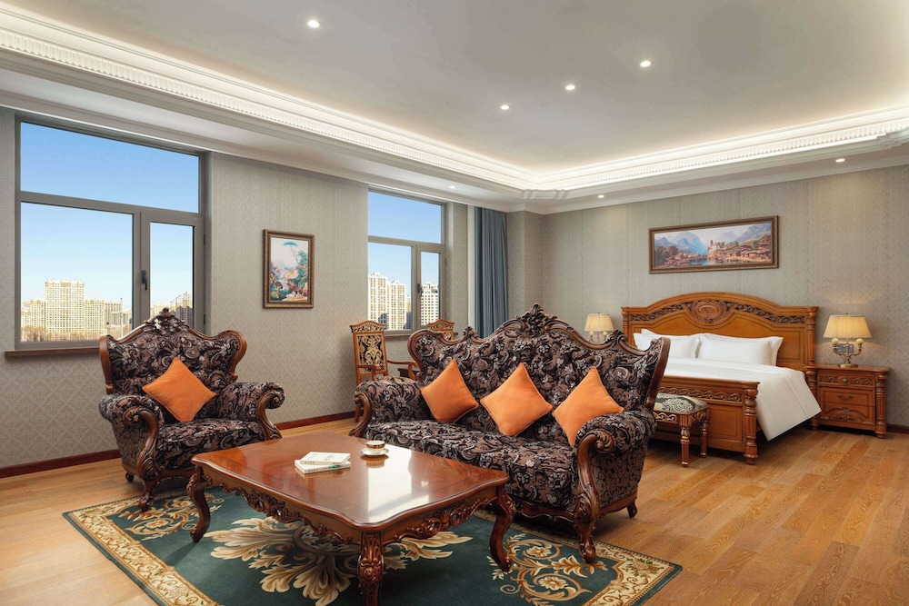 Business Room, 1 King Bed, Non Smoking photo 1