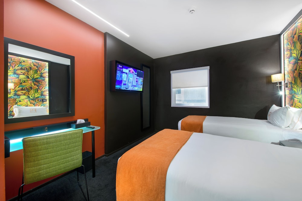 Standard Twin Room - Photo 2