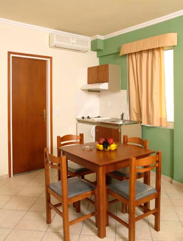 Economy Studio (Semi - Ground Floor) - Photo 4
