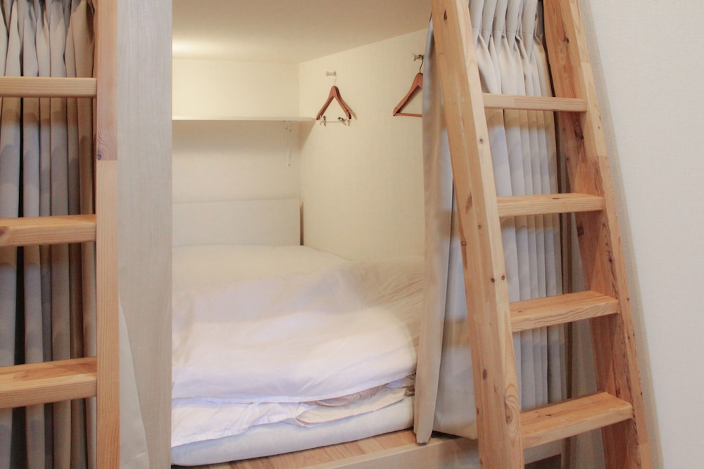 Shared Dormitory, Men only photo 1