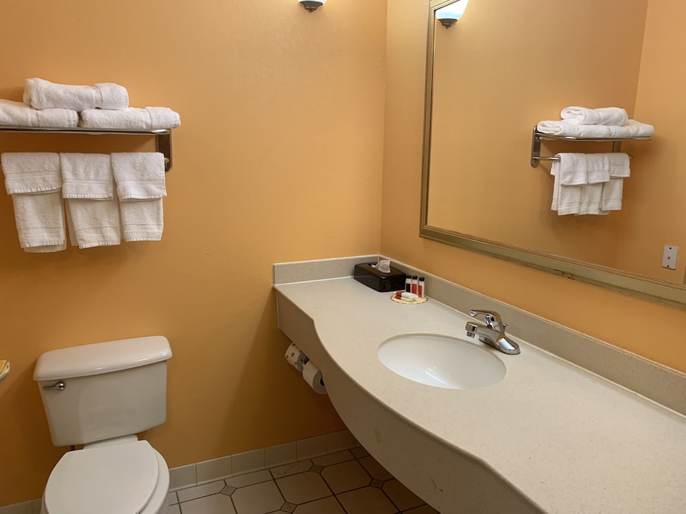 Suite, 2 Queen Beds, Non Smoking - Photo 18
