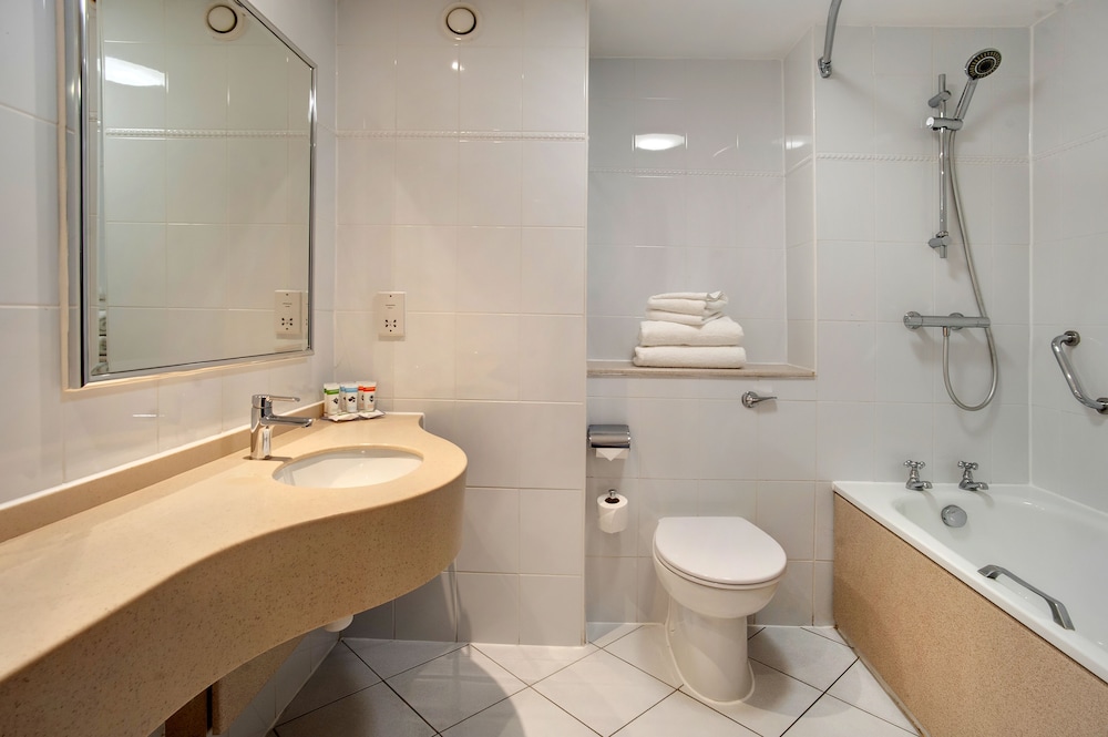 Standard Room, 1 Double Bed, Accessible, Non Smoking - Photo 8