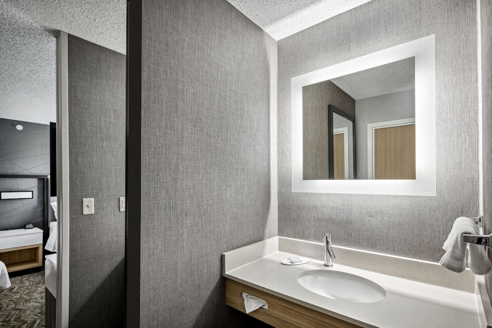 Suite, Multiple Beds - Photo 5
