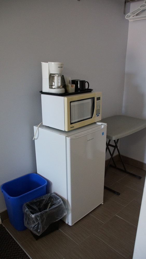 Deluxe Double Room, 2 Queen Beds, Refrigerator & Microwave, Ground Floor photo 2