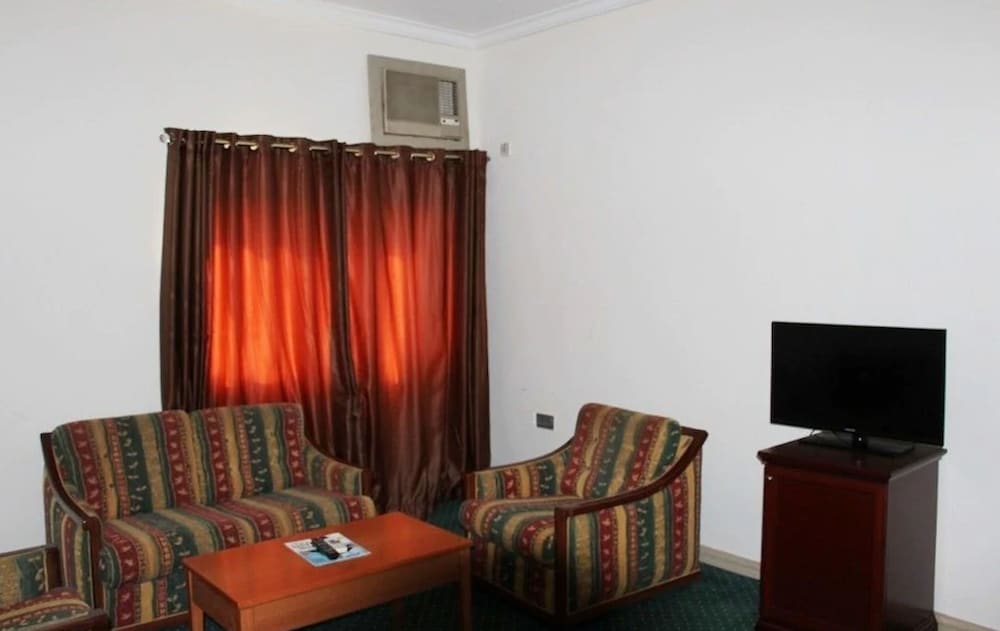 Executive Suite (5)