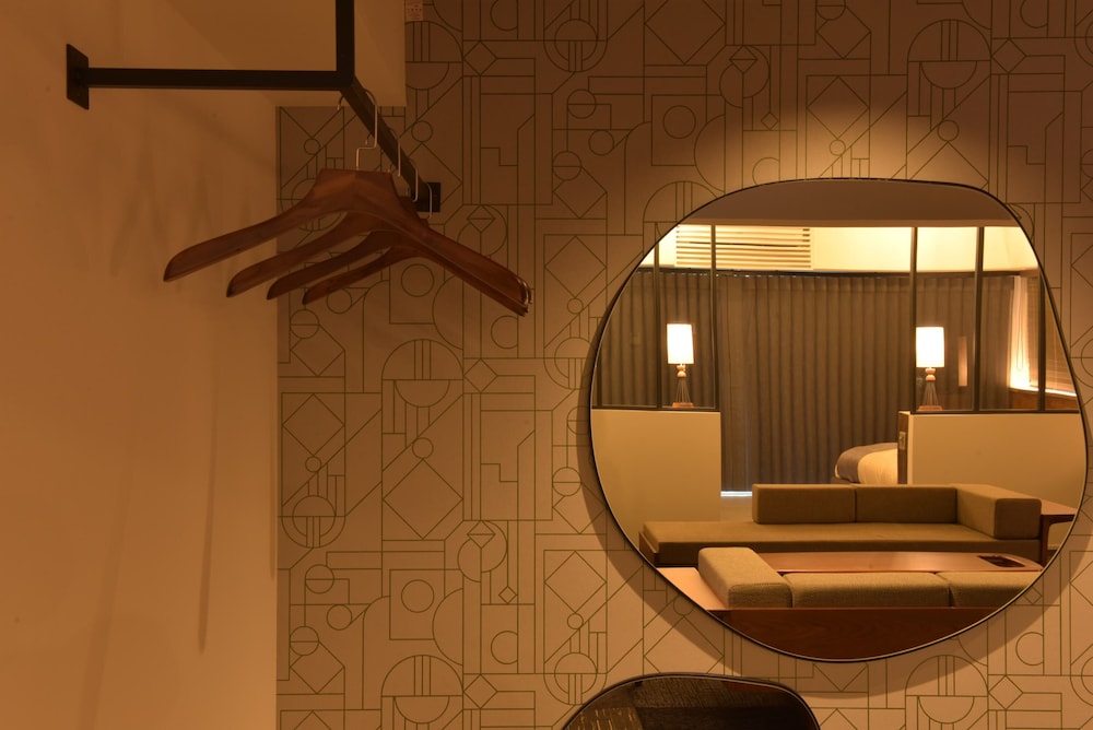 Executive Suite thumbnail 5