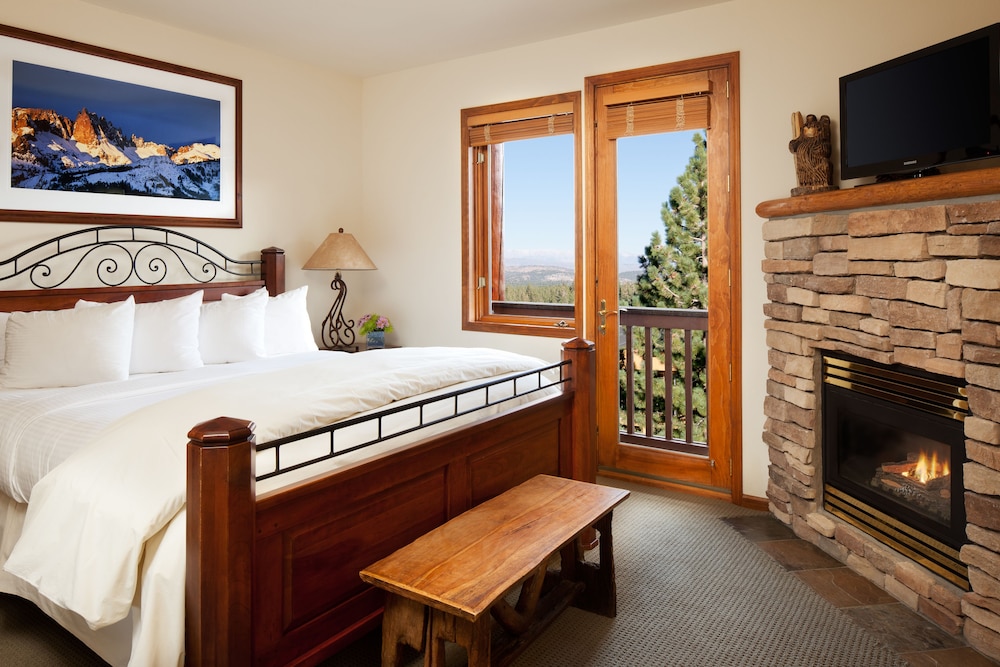 Townhome, 3 Bedrooms (Three Bedroom Townhome) - Photo 1